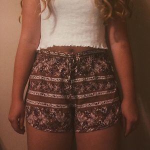 AMERICAN EAGLE: Flowy Printed Shorts
